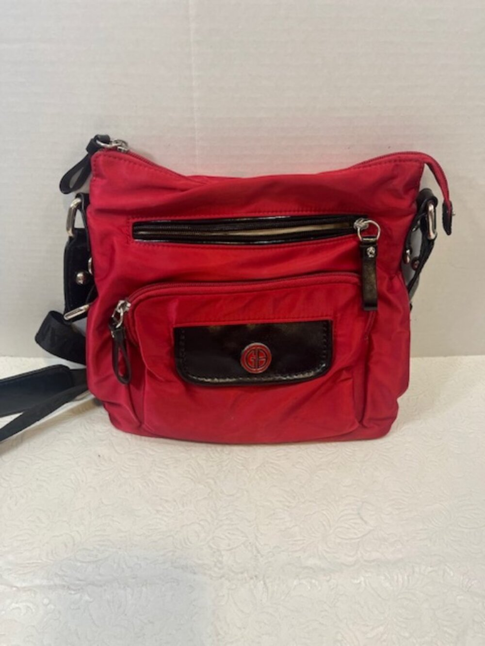 Giani Bernini Red Nylon Crossbody Bag Pockets Organizer Adjustable Strap 10"x9"